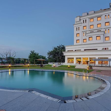 Royal Sarovar Portico Siliguri Hotel Екстериор снимка