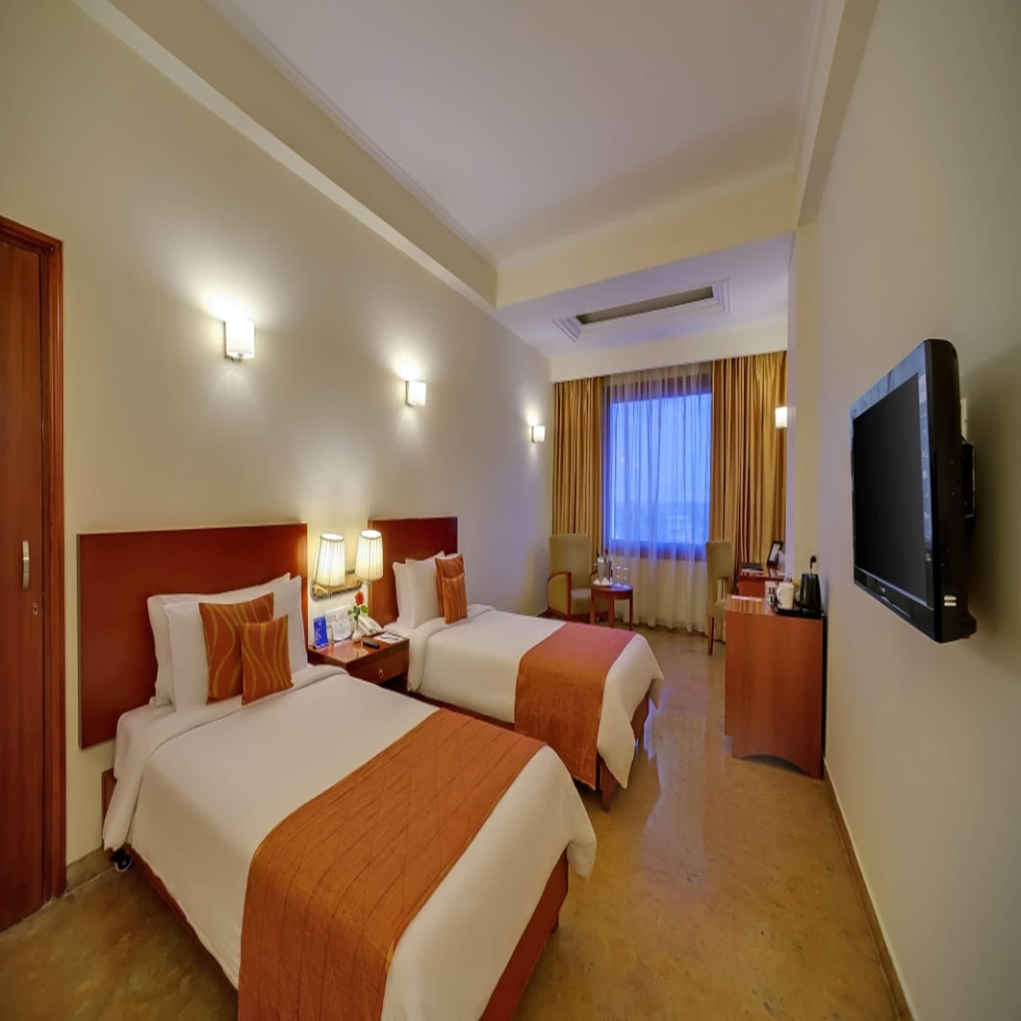 Royal Sarovar Portico Siliguri Hotel Екстериор снимка