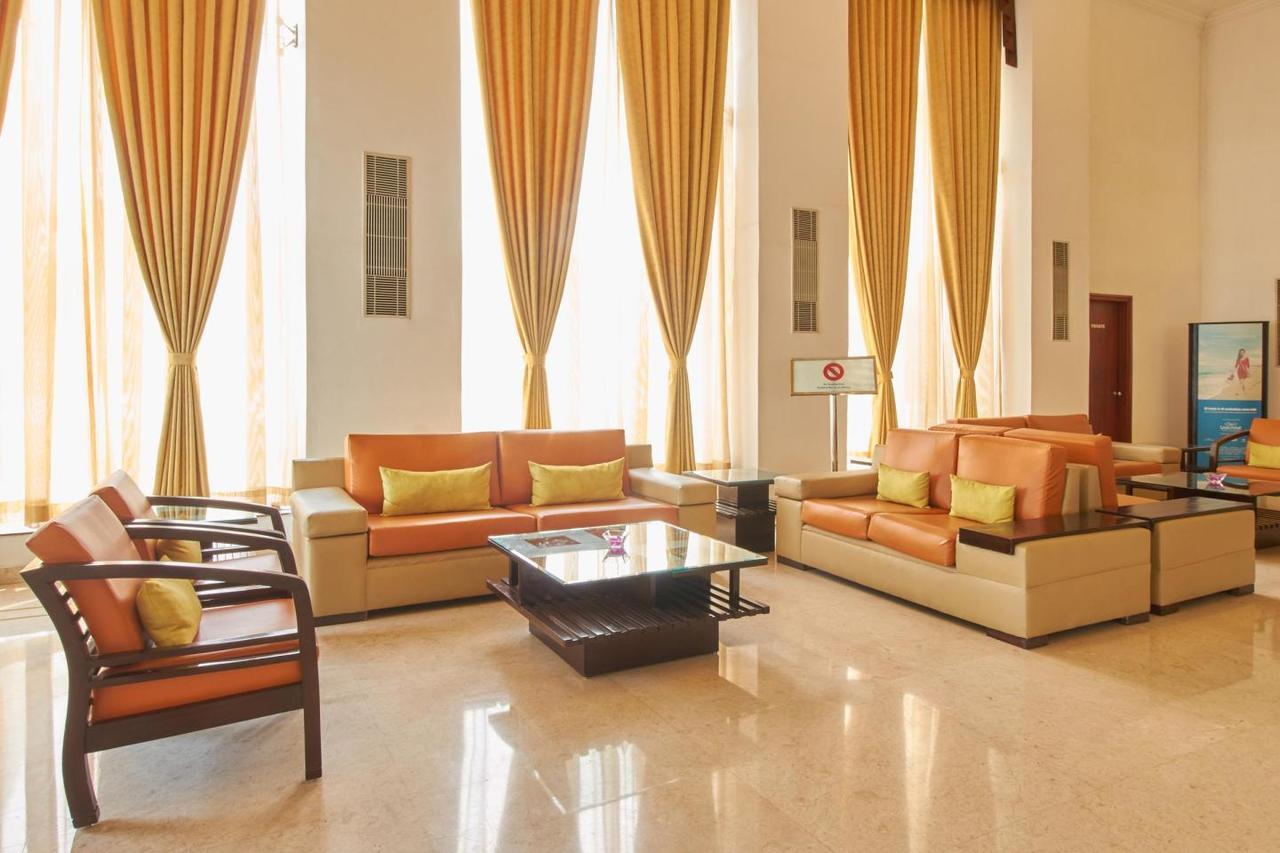 Royal Sarovar Portico Силигури Екстериор снимка