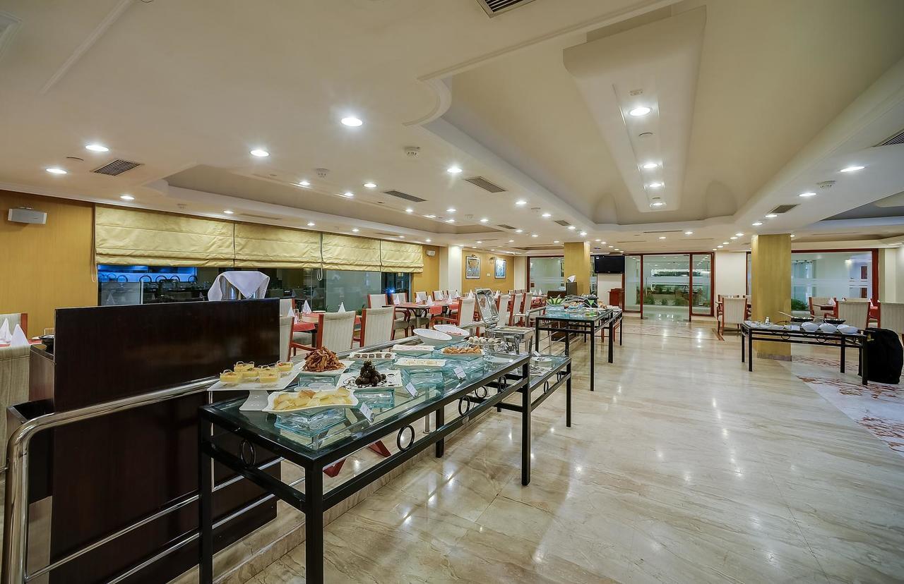 Royal Sarovar Portico Siliguri Hotel Екстериор снимка