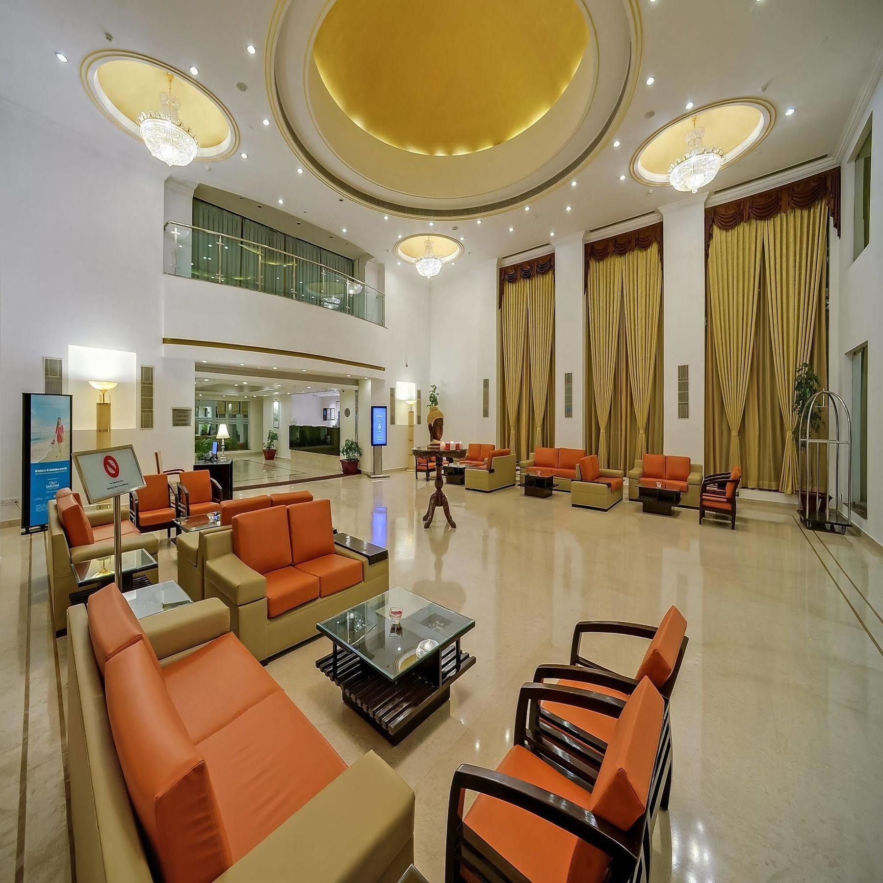 Royal Sarovar Portico Силигури Екстериор снимка